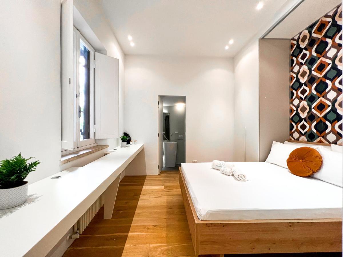 Luxury House & Secret Garden - Strategic Location, 100M To Metro B Apartment Rome Bagian luar foto